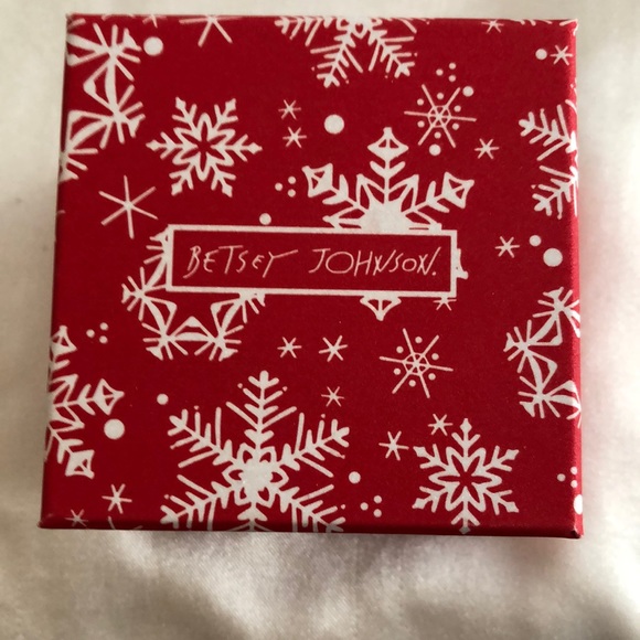 Betsey Johnson Silver Tone & Acrylic Snowflake Stud Earrings Crystal Accents NIB - Picture 9 of 11